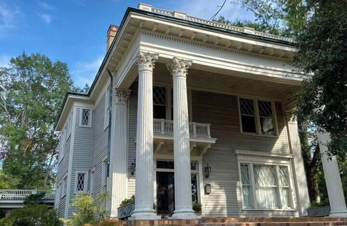 Greater Belhaven Apartment | Light-Filled Loft in 1905 Belhaven Historic Home
