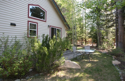 North Upper Truckee House | Light filled Mountain Retreat. nPermit# 074522