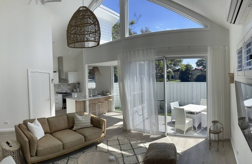 New Lambton House | Light filled retreat