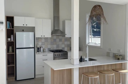 New Lambton House | Light filled retreat