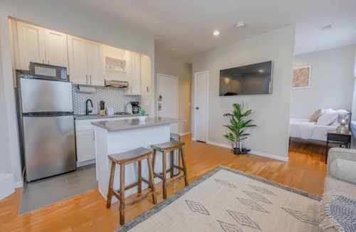 Prudential - St. Botolph Apartment | Light-filled Studio | Back Bay