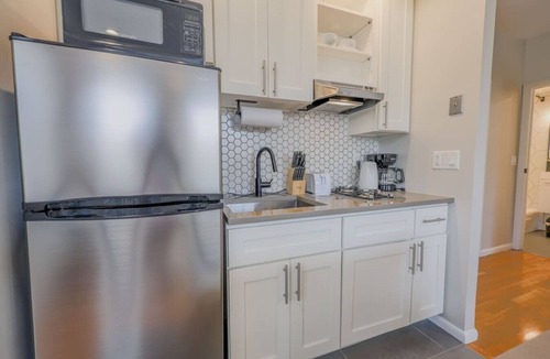 Prudential - St. Botolph Apartment | Light-filled Studio | Back Bay
