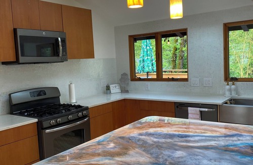 Western House | Light Filled "Summers' Love" Retreat