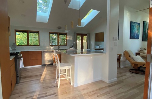 Western House | Light Filled "Summers' Love" Retreat