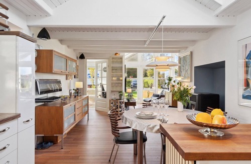 Tørresø House | Light-flooded and beautiful cottage, within walking distance of the famous Tørresø beach.