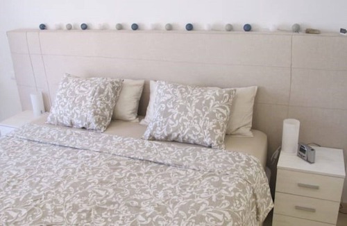 Badalona Apartment | Light-flooded apartment with private terrace