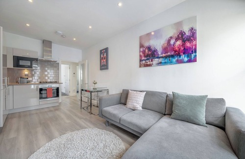 Notting Hill Apartment | Light & Modern 2-Bed Notting Hill Apartment