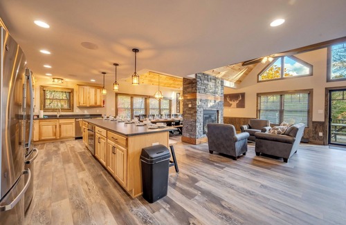 Lake Harmony Estates Ski Chalet | Light My Fire by PMR, 8BR New Luxury Home, Sauna, Elevator, Sleeps 27