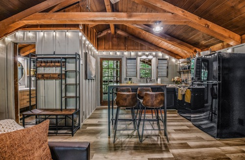 Townsend Cabin | Light'n Bug Bungalow 1 Bedroom Cabin by RedAwning