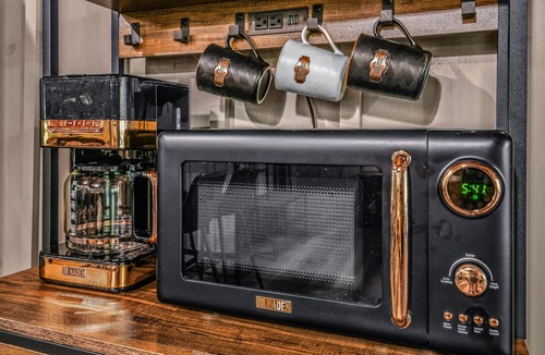 Townsend Cabin | Light'n Bug Bungalow 1 Bedroom Cabin by RedAwning