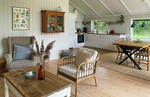 Udsholt House | Light wood house near private beach in Gilleleje