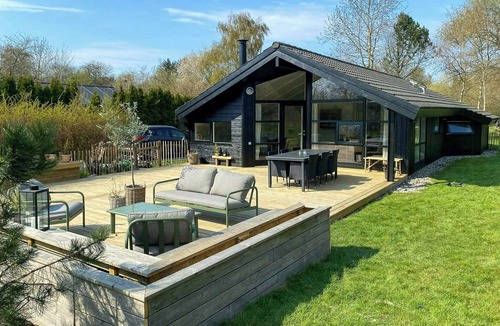 Udsholt House | Light wood house near private beach in Gilleleje