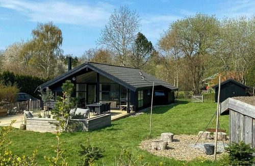 Udsholt House | Light wood house near private beach in Gilleleje