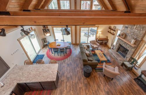 Sky Valley House | Lighthearted Lodge