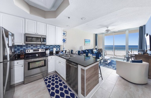 Gulf Shores Condo | Lighthouse Condo - Gulf View -Park in front of condo -3 Pools-Bunk Rm