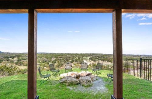 Johnson City House | Lighthouse Hill Ranch - Log Home