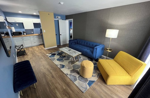 Hannibal Apartment | Lighthouse Inn & Suites
