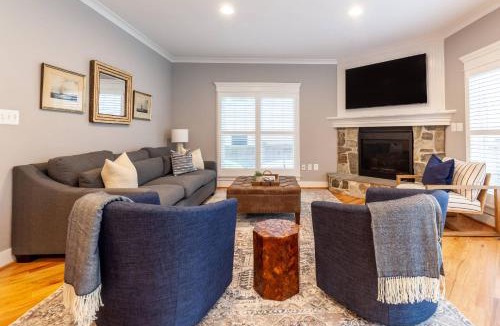 Eastport House | Lighthouse Inn