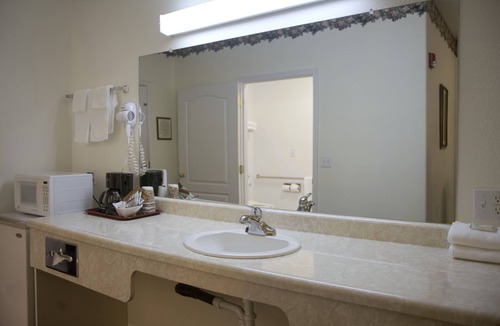 Bertsch-Oceanview Hotel | Lighthouse Inn