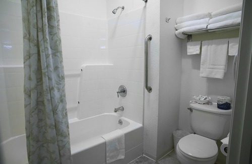 Bertsch-Oceanview Hotel | Lighthouse Inn