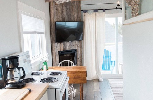 Indian Harbour House | Lighthouse Lane Cottages