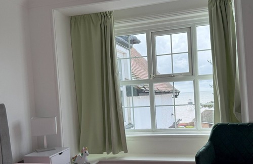 Dovercourt Apartment | Lighthouse Lodge by the sea