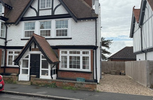 Dovercourt Apartment | Lighthouse Lodge by the sea