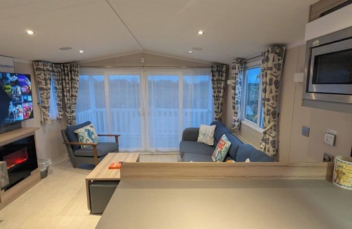 Sandilands Cabin | Lighthouse Lodge - Peaceful & Dog Friendly