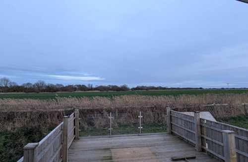 Sandilands Cabin | Lighthouse Lodge - Peaceful & Dog Friendly