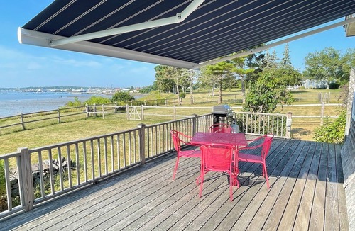 Rockland Cottage | Lighthouse Lookout – Waterfront Cottage for Two with Harbor & Lighthouse Views