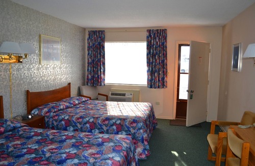 Walkerton Hotel | Lighthouse Motel