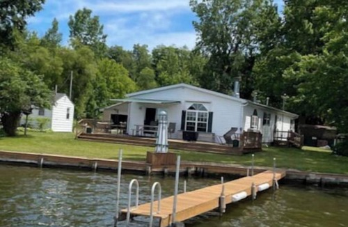 Lake Odessa Cottage | Lighthouse On the Bay