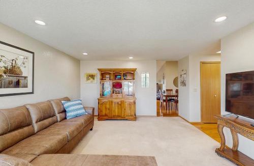 Pacific House | Lighthouse Retreat