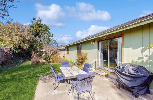 Pacific House | Lighthouse Retreat