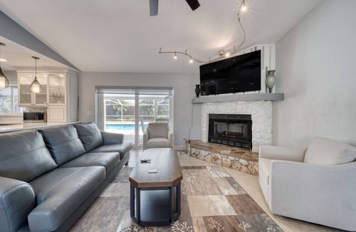 Bay Harbour House | Lighthouse Retreat With A Pool