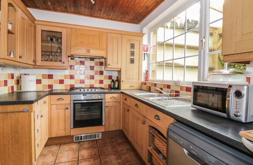 Gorleston-on-Sea Cottage | Lighthouse View