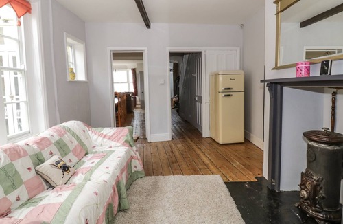 Gorleston-on-Sea Cottage | Lighthouse View