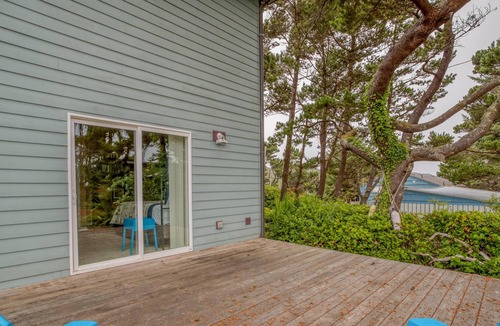 Agate Beach House | Lighthouse View