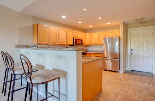 Washington Condo | Lighthouse Views in Westport!