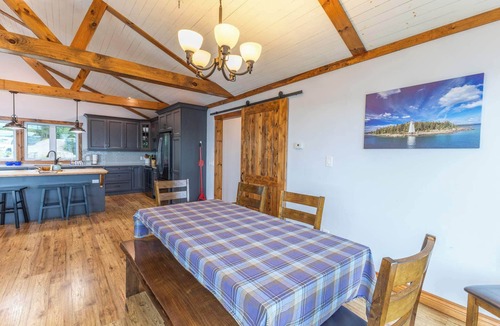 Tobermory House | Lighthouse Views on Lake Huron