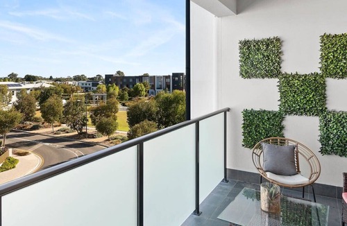 Lightsview Apartment | Lightview Oasis- Modern 2BR Apt- WiFi & Parking