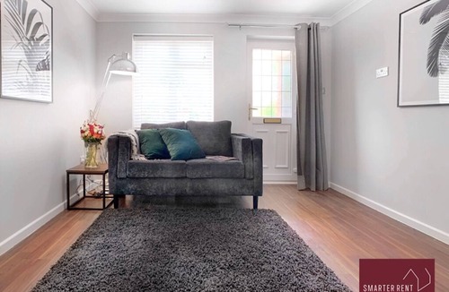 Lightwater Apartment | Lightwater - 1 Bedroom House - With Parking