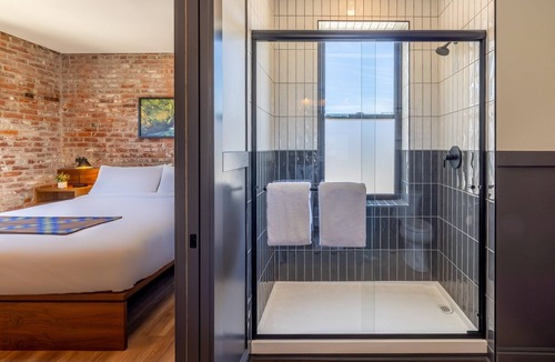 Hood River Hotel | Lightwell Hotel & Spa