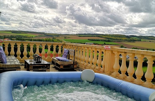 Tournehem-sur-la-Hem Apartment | Like a craving for air?