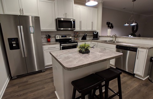 Pooler House | Like New Luxury Town home near Airport, Savannah, Ga. , Shopping, & Great food!