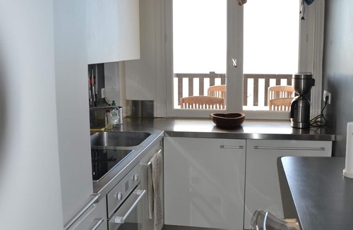 Blonville-sur-Mer Apartment | Like on a boat, facing the sea, 4 km from Deauville