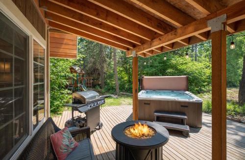 Ardenvoir Cabin | Lil Bigfoot Chalet