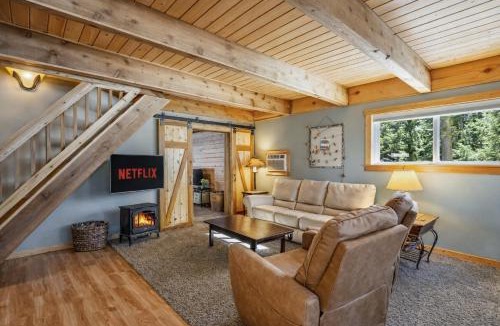 Ardenvoir Cabin | Lil Bigfoot Chalet