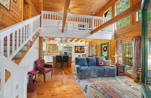 Vein Mountain Cabin | "Lil Cub" Cabin in Nebo Gated Community