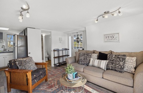 Gatlinburg - Pigeon Forge Cabin | Lil Fantasy Hideaway | Hot Tub Mtn Views Pets